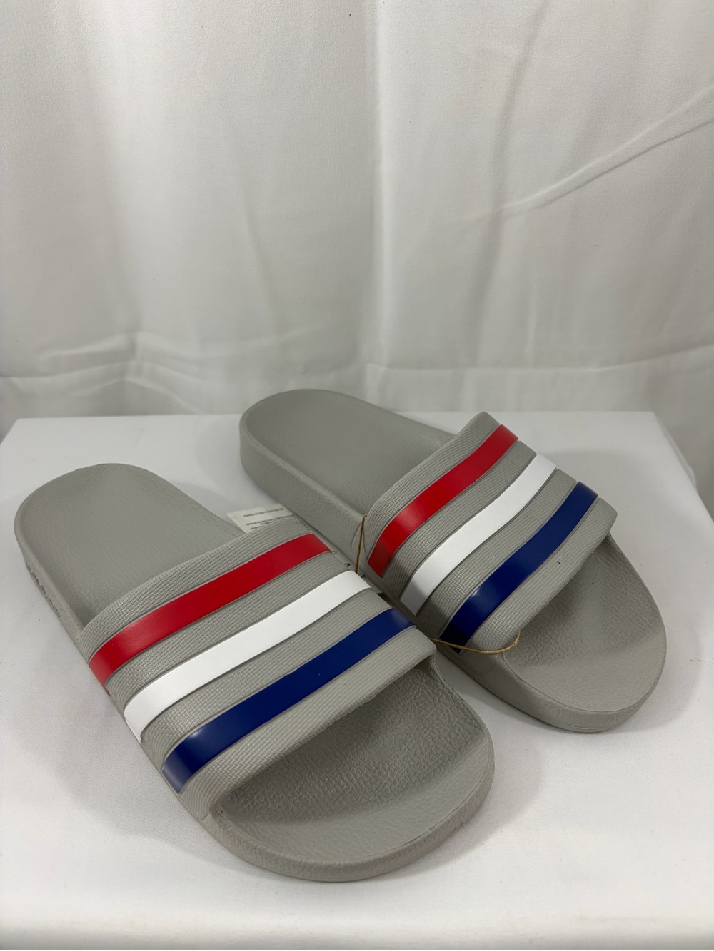 NWT adidas Men’s Size 6/Women’s 7 Slide Sandals with Red, White and Blue Stripes